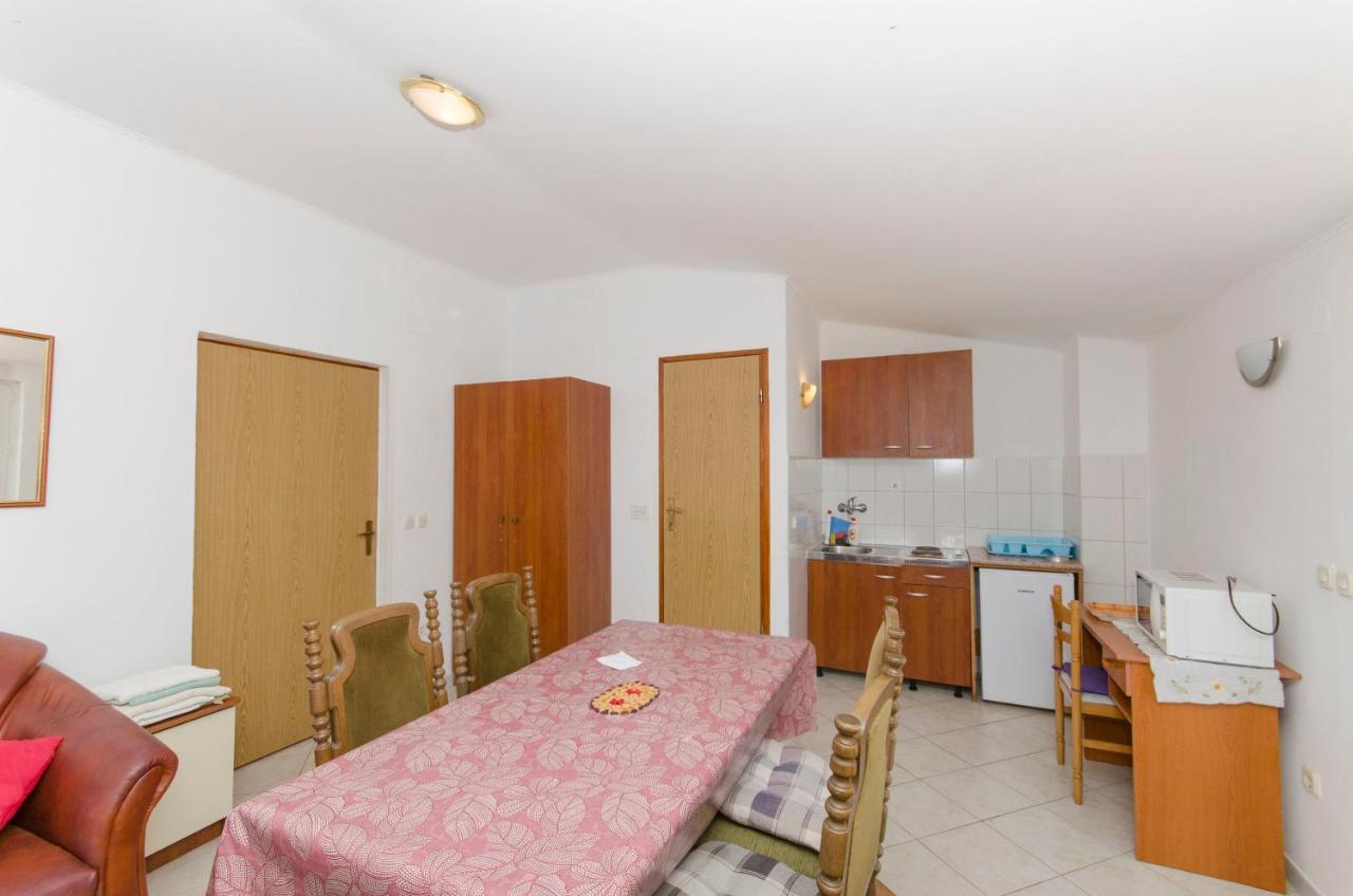 Apartments And Rooms Nike Sobra Zimmer foto